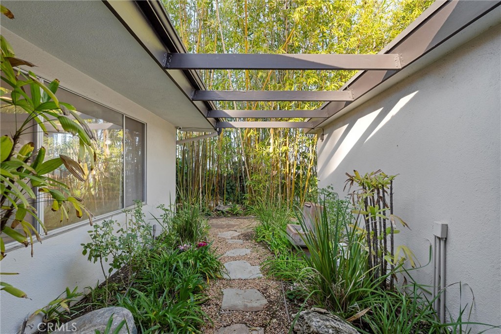 3517 Scadlock LaneSherman Oaks img 2