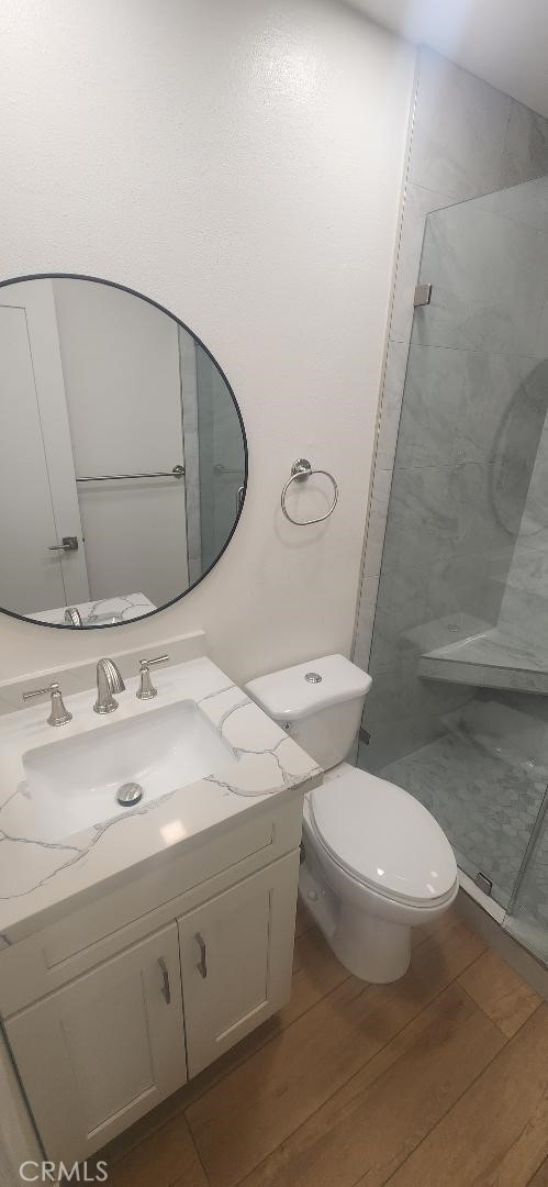 https://media.crmls.org/medias/7045f052-a0d7-4e44-9b0c-ef998b4b16ad.jpg?preset=X-Large