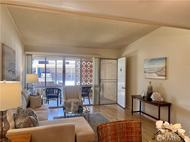 13630 Alderwood M4-77B, Seal Beach CA: https://media.crmls.org/medias/70463862-c643-4d46-b588-457d5398d95b.jpg