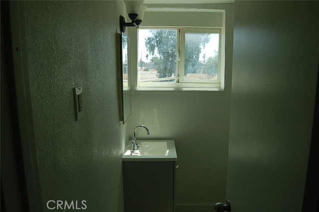 16171 Foothill Boulevard, Fontana CA: https://media.crmls.org/medias/7046430c-5467-4f8d-9e35-6a9ac78067ac.jpg