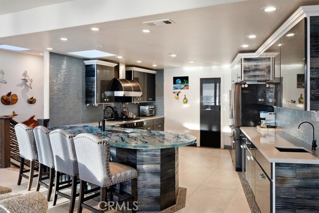 Detail Gallery Image 14 of 59 For 2090 Sherwood, Cambria,  CA 93428 - 4 Beds | 4/1 Baths