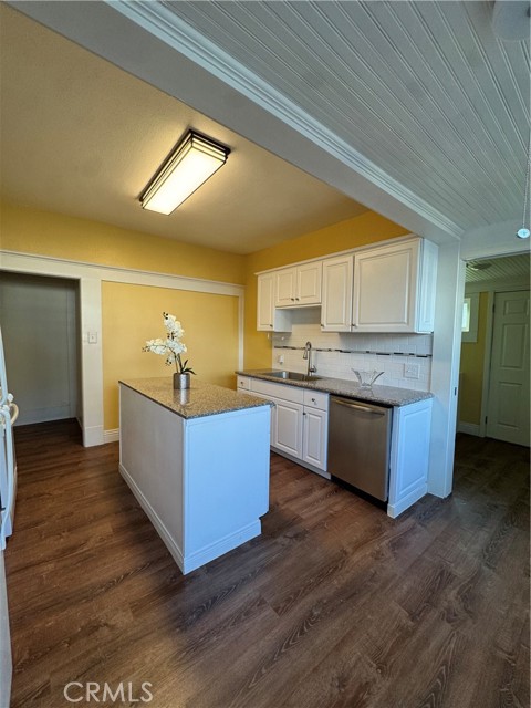 Detail Gallery Image 8 of 28 For 3857 Pine St, Riverside,  CA 92501 - 5 Beds | 4 Baths