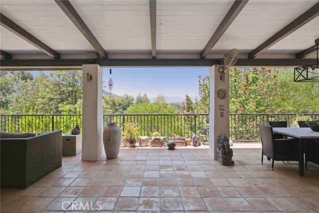 24311 Sylvan Glen Road, Calabasas CA: https://media.crmls.org/medias/70486caa-d321-4c2b-9c39-6b1abc365cca.jpg