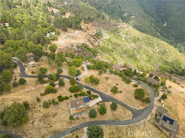 Detail Gallery Image 4 of 8 For 25 Pine Cone, Running Springs,  CA 92382 - – Beds | – Baths