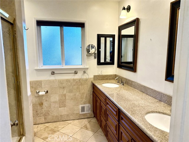 Detail Gallery Image 24 of 28 For 3751 Stone Canyon Ave, Sherman Oaks,  CA 91403 - 3 Beds | 2 Baths