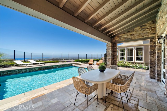 39 Sarteano Dr., Newport Coast CA: https://media.crmls.org/medias/7049c852-7645-423c-8cce-c289a5e6514c.jpg