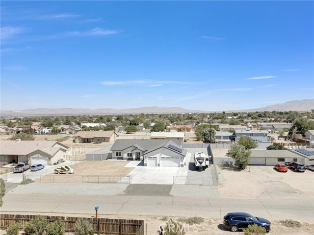 11515 Tamarisk Avenue, Hesperia CA: https://media.crmls.org/medias/704a0a73-44ca-4105-9e15-0aff59140bb4.jpg