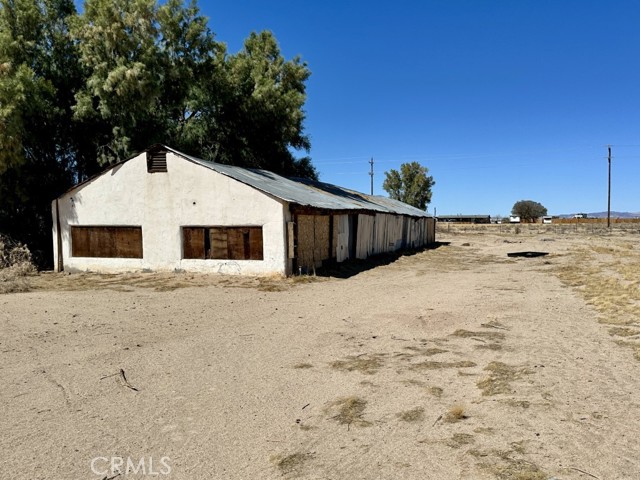 Detail Gallery Image 14 of 15 For 46123 Fairview Rd, Newberry Springs,  CA 92365 - 6 Beds | 5 Baths
