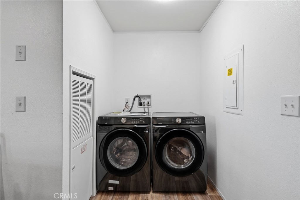 https://media.crmls.org/medias/704b9894-5a28-4cae-906e-4d65a518b6d1.jpg?preset=X-Large