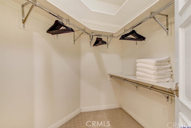 Detail Gallery Image 10 of 15 For 423 Caruso Ave, Glendale,  CA 91210 - 2 Beds | 2/1 Baths
