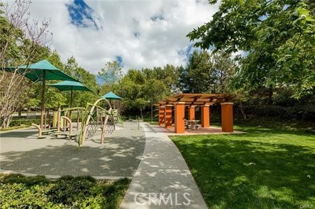 https://media.crmls.org/medias/704bdd45-2b96-455d-96e1-9f8e91a42adf.jpg?preset=X-Large