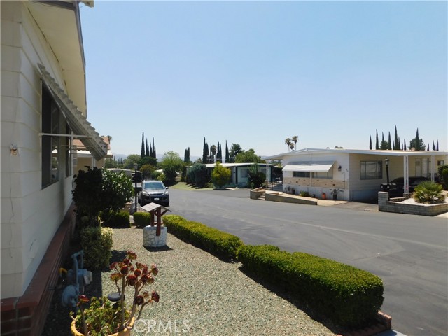 2200 W Wilson Street, Banning CA: https://media.crmls.org/medias/704bf8fb-d316-425d-9512-f3988363bdc5.jpg