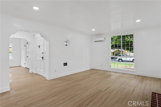 2747 NG ST, San Bernardino CA: https://media.crmls.org/medias/704ceac7-70cf-4de4-8ecd-3756feb7f3cb.jpg