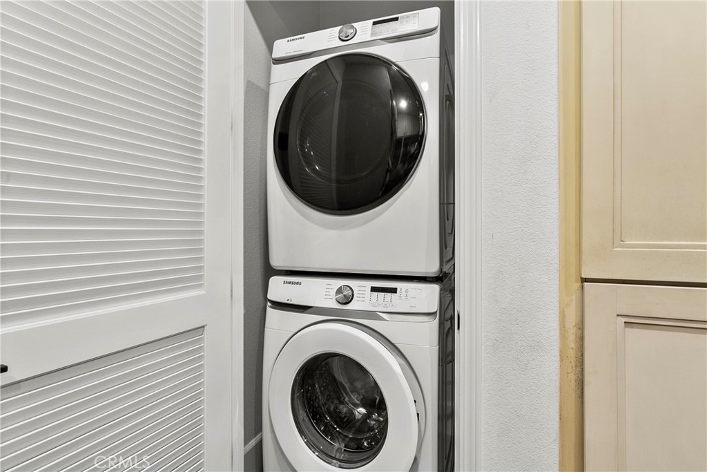 704d8263 6d91 41a0 9e78 8a898e7f04af