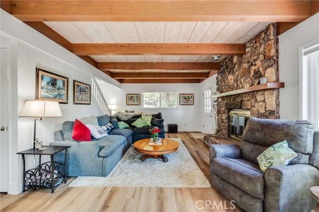 Detail Gallery Image 10 of 42 For 395 Primrose Cir #1-2,  Lake Arrowhead,  CA 92352 - 4 Beds | 3 Baths