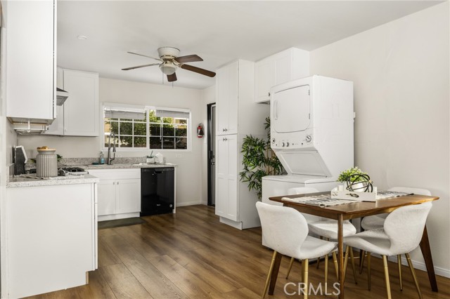 Detail Gallery Image 8 of 26 For 2320 Locust, Long Beach,  CA 90806 - 2 Beds | 1 Baths