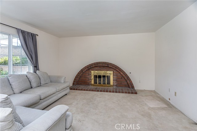 Detail Gallery Image 11 of 33 For 18644 Nau Ave, Porter Ranch,  CA 91326 - 4 Beds | 2/1 Baths