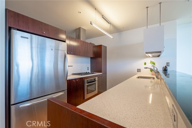 1155 South Grand Avenue, Los Angeles CA: https://media.crmls.org/medias/704e89c6-d4e0-428a-8fd5-b86614157427.jpg