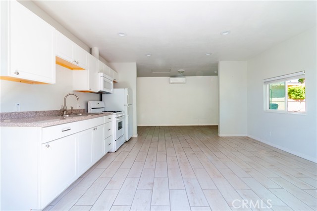 44655 Fig Avenue, Lancaster CA: https://media.crmls.org/medias/704eeb57-1b4e-4b63-a5b5-f44e9ccec29f.jpg