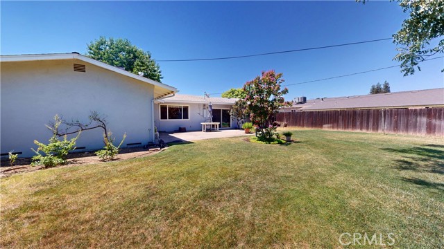 125 Hilton Street, Madera CA: https://media.crmls.org/medias/704f2161-7e0b-4e1d-b326-f29182f15f75.jpg