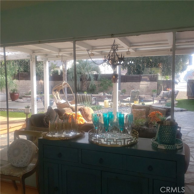 8110 Brownstone Street, Sunland CA: https://media.crmls.org/medias/704f3c13-bc00-469d-a28e-cd82c637e7a2.jpg