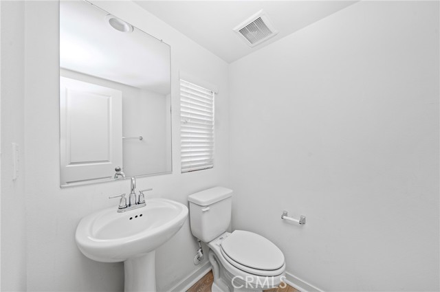Detail Gallery Image 23 of 33 For 143 Frame, Irvine,  CA 92618 - 3 Beds | 3/1 Baths