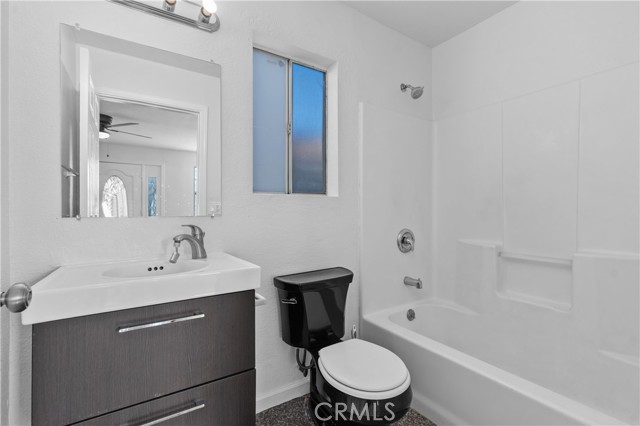 Detail Gallery Image 21 of 25 For 6228 Lemon, Long Beach,  CA 90805 - 4 Beds | 3 Baths