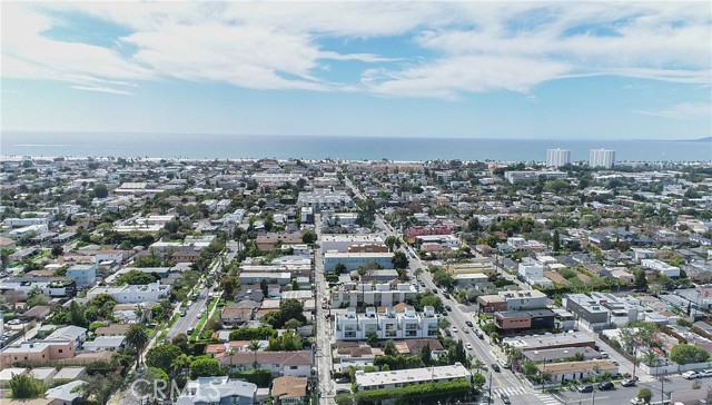 Detail Gallery Image 34 of 37 For 713 Flower Ave, Venice,  CA 90291 - 2 Beds | 2 Baths