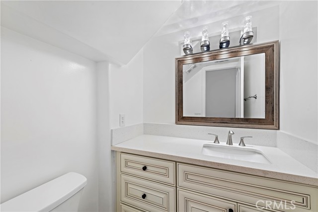 703 Marguerite Avenue, Corona del Mar CA: https://media.crmls.org/medias/7050eba5-9576-4b4b-95fb-3f14d949345f.jpg