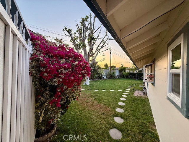Detail Gallery Image 3 of 18 For 14742 San Jose St, –,  CA 91345 - 3 Beds | 2 Baths