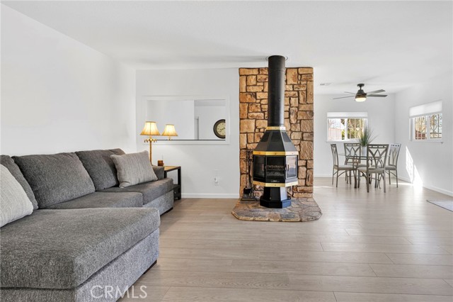 Detail Gallery Image 7 of 39 For 16020 Lime, Hesperia,  CA 92345 - 3 Beds | 2 Baths