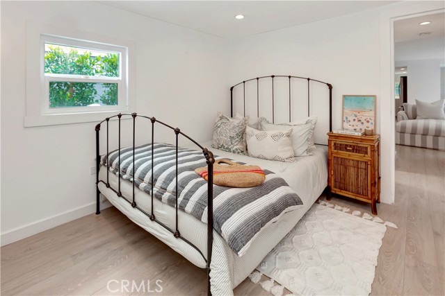 Detail Gallery Image 16 of 34 For 265 Mayflower, Newport Beach,  CA 92660 - 2 Beds | 2 Baths