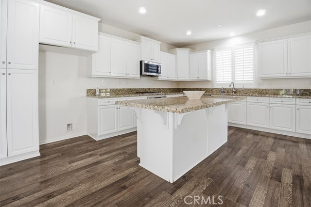 Detail Gallery Image 19 of 44 For 7165 Mystic Cloud, Corona,  CA 92880 - 3 Beds | 2/1 Baths