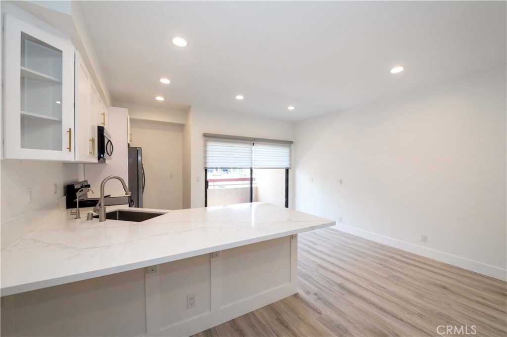 941 W Carson #226