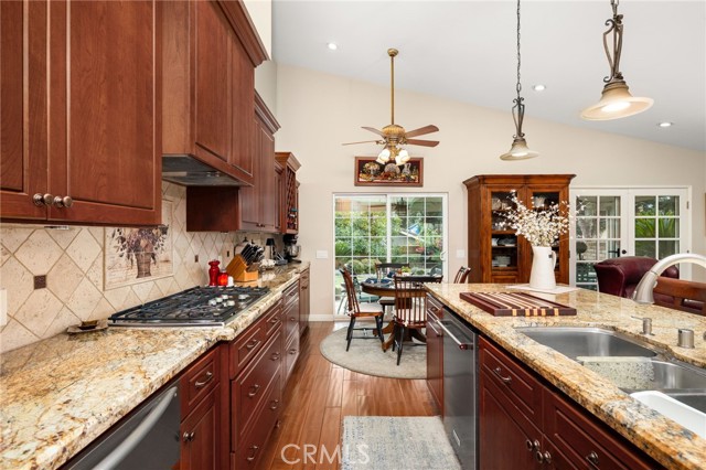 Detail Gallery Image 16 of 53 For 1124 Peppertree, Upland,  CA 91784 - 4 Beds | 2 Baths