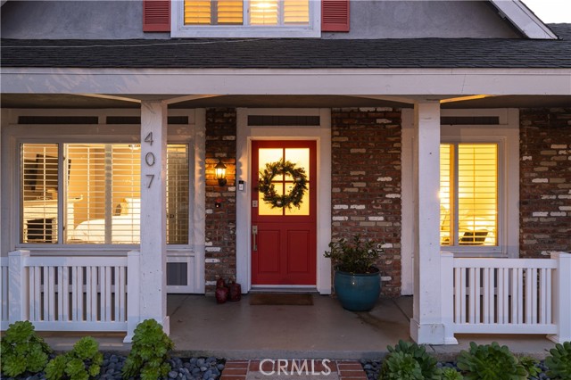 Detail Gallery Image 2 of 20 For 407 E 16th Pl, Costa Mesa,  CA 92627 - 4 Beds | 2/1 Baths