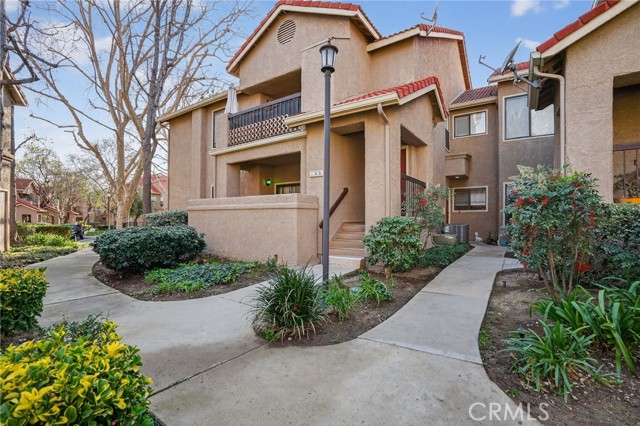 Detail Gallery Image 2 of 33 For 2381 Archwood Ln #184,  Simi Valley,  CA 93063 - 3 Beds | 2 Baths
