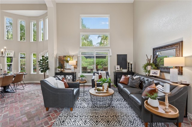 Detail Gallery Image 10 of 75 For 21352 Silvertree Lane, Rancho Santa Margarita,  CA 92679 - 4 Beds | 2/1 Baths