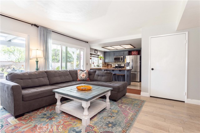 28138 Florence Lane, Canyon Country CA: https://media.crmls.org/medias/705717c5-65d4-43a0-9732-3c809165b61f.jpg