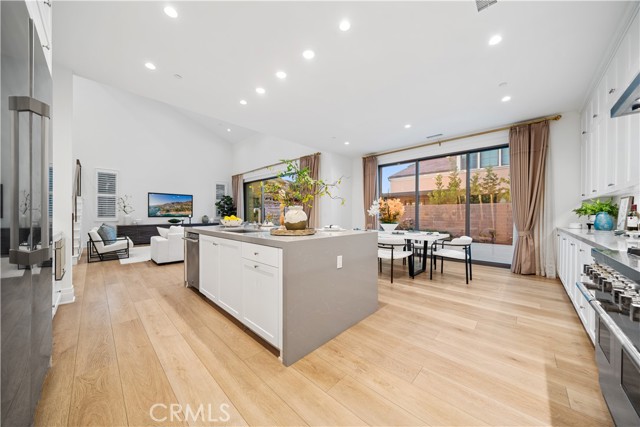 101 Lustro, Irvine CA: https://media.crmls.org/medias/7058b226-a9fe-49b4-8ada-b0a17d8eaa1c.jpg
