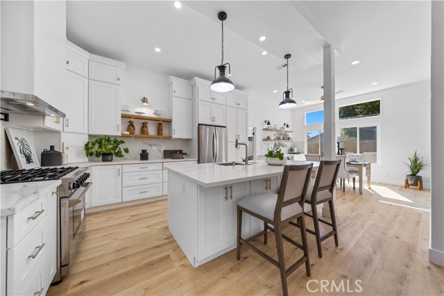 Detail Gallery Image 4 of 60 For 33 Mann St, Irvine,  CA 92612 - 3 Beds | 2 Baths