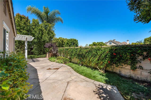 18 Duskywing, Ladera Ranch CA: https://media.crmls.org/medias/7058f91f-afa3-4e77-82a2-974ac1f4ec1c.jpg