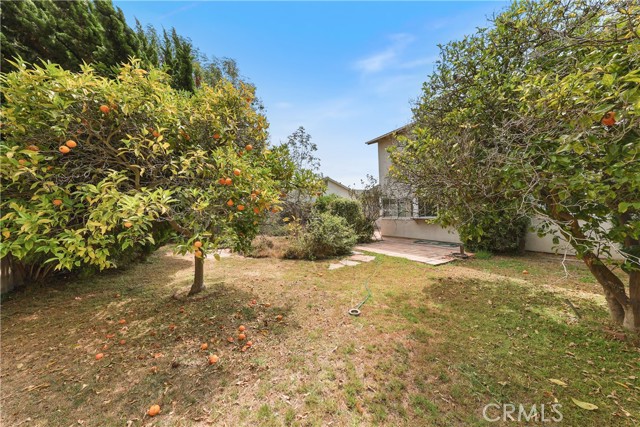 Detail Gallery Image 11 of 38 For 17172 Berlin Ln, Huntington Beach,  CA 92649 - 3 Beds | 2 Baths