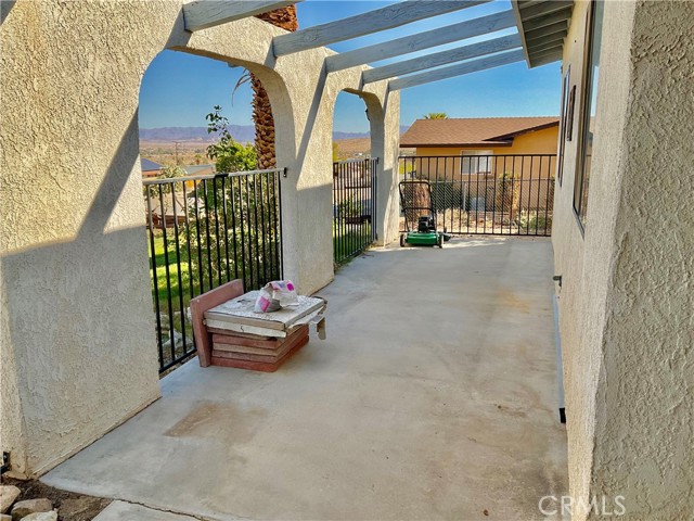 Detail Gallery Image 4 of 33 For 73819 Homestead Dr, Twentynine Palms,  CA 92277 - 3 Beds | 2 Baths