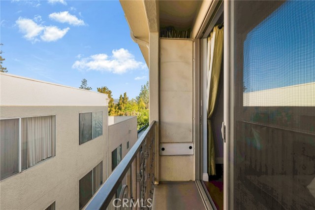 Detail Gallery Image 22 of 32 For 4550 Coldwater Canyon Ave #303,  Studio City,  CA 91604 - 3 Beds | 2 Baths