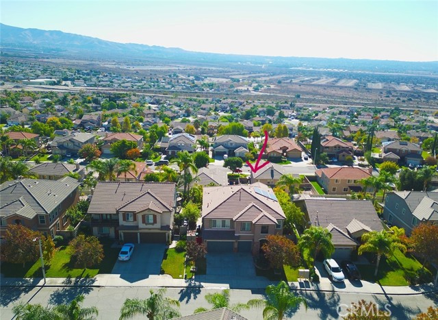 Detail Gallery Image 3 of 28 For 30185 Tenaya Ln, Highland,  CA 92346 - 5 Beds | 4/1 Baths