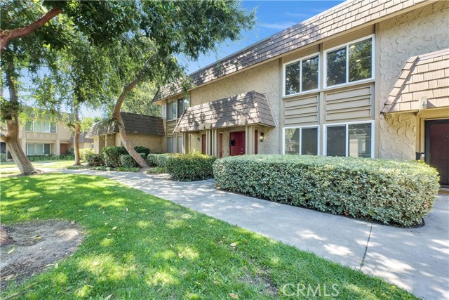 10358 Powderhorn River Court, Fountain Valley CA: https://media.crmls.org/medias/705c4796-fab9-4618-af3d-9b87135d72a9.jpg