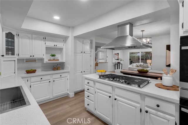 Detail Gallery Image 13 of 48 For 19261 Brae, Santa Ana,  CA 92705 - 4 Beds | 2 Baths