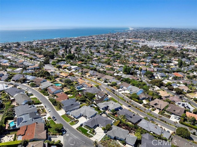 237 Via Los Miradores, Redondo Beach CA: https://media.crmls.org/medias/705d1dda-cb88-4c7e-8611-687cd569814e.jpg