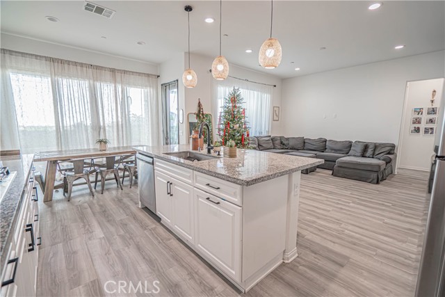 Detail Gallery Image 25 of 44 For 2111 Seville, Santa Paula,  CA 93060 - 4 Beds | 2/1 Baths